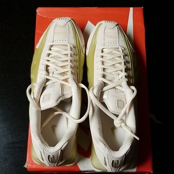 Nike Shox R4 - Picture 6 of 8